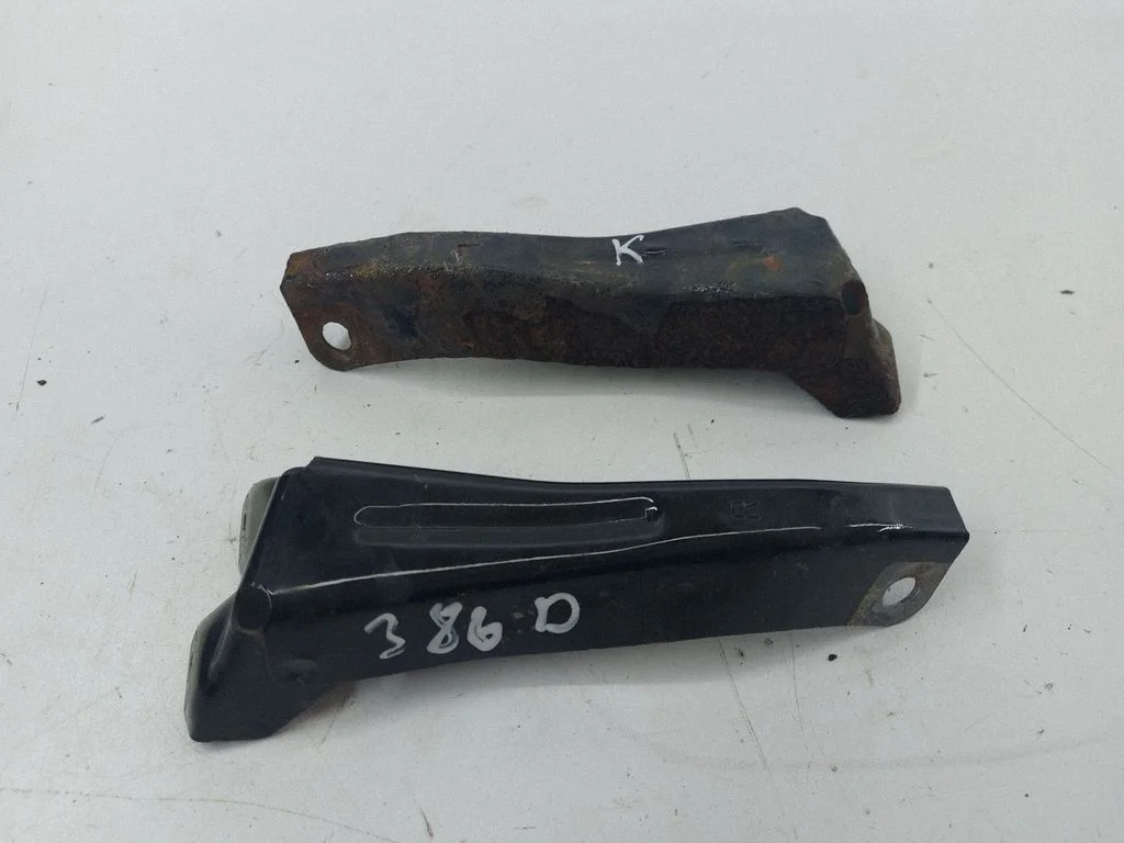 Fender mounting bracket
