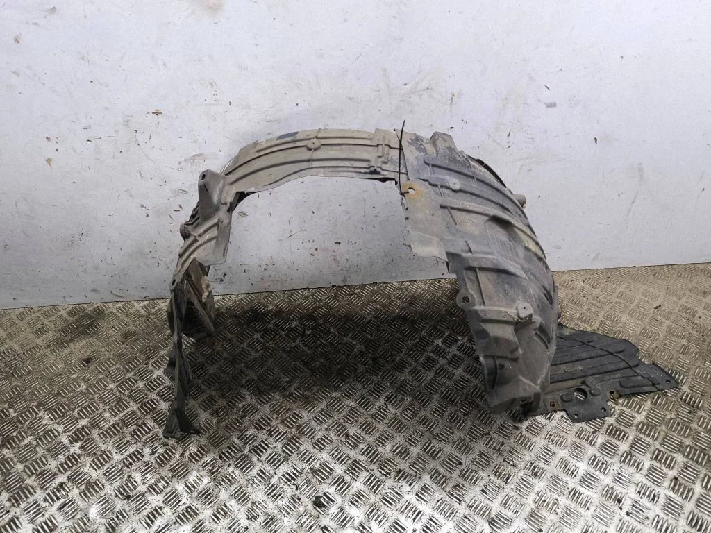 Front wheel arch liner splash guards 63845CD000