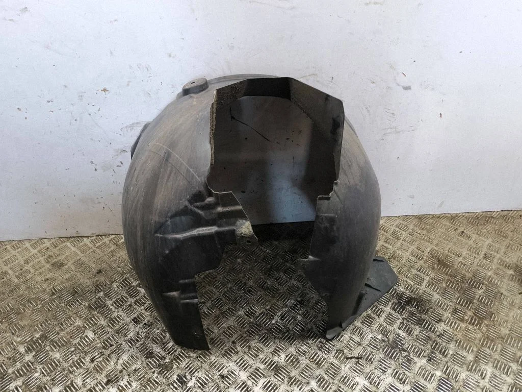 Front wheel arch liner splash guards 31425476