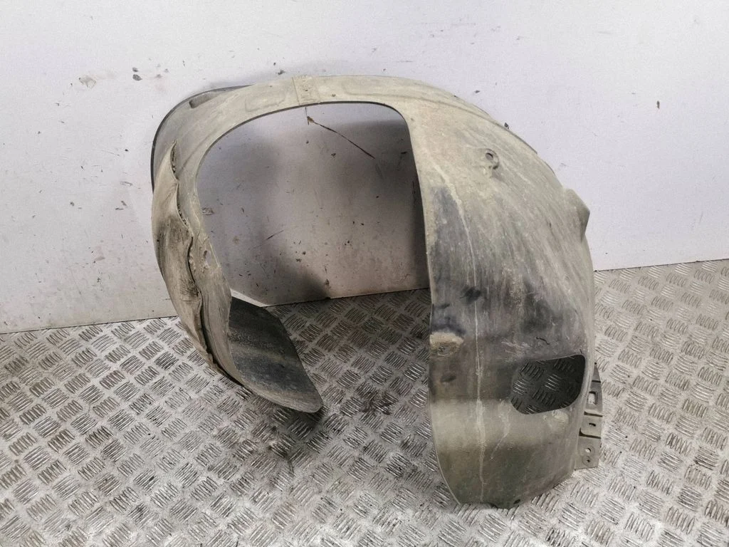 Front wheel arch liner splash guards 86813N7000