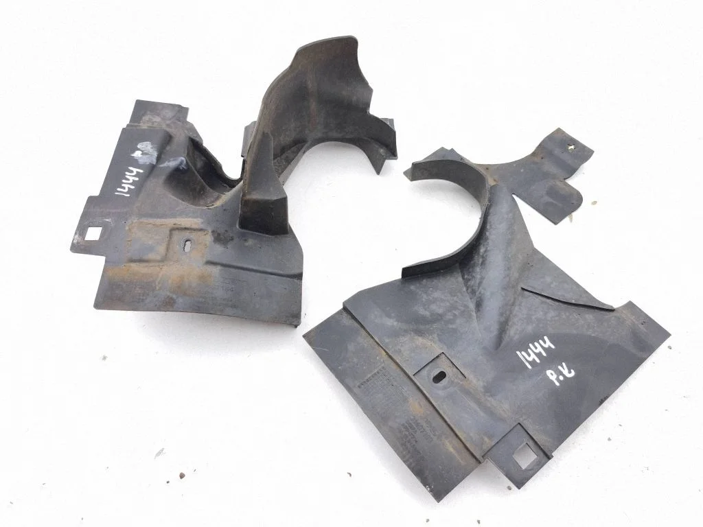 Front wheel arch liner splash guards 31497193