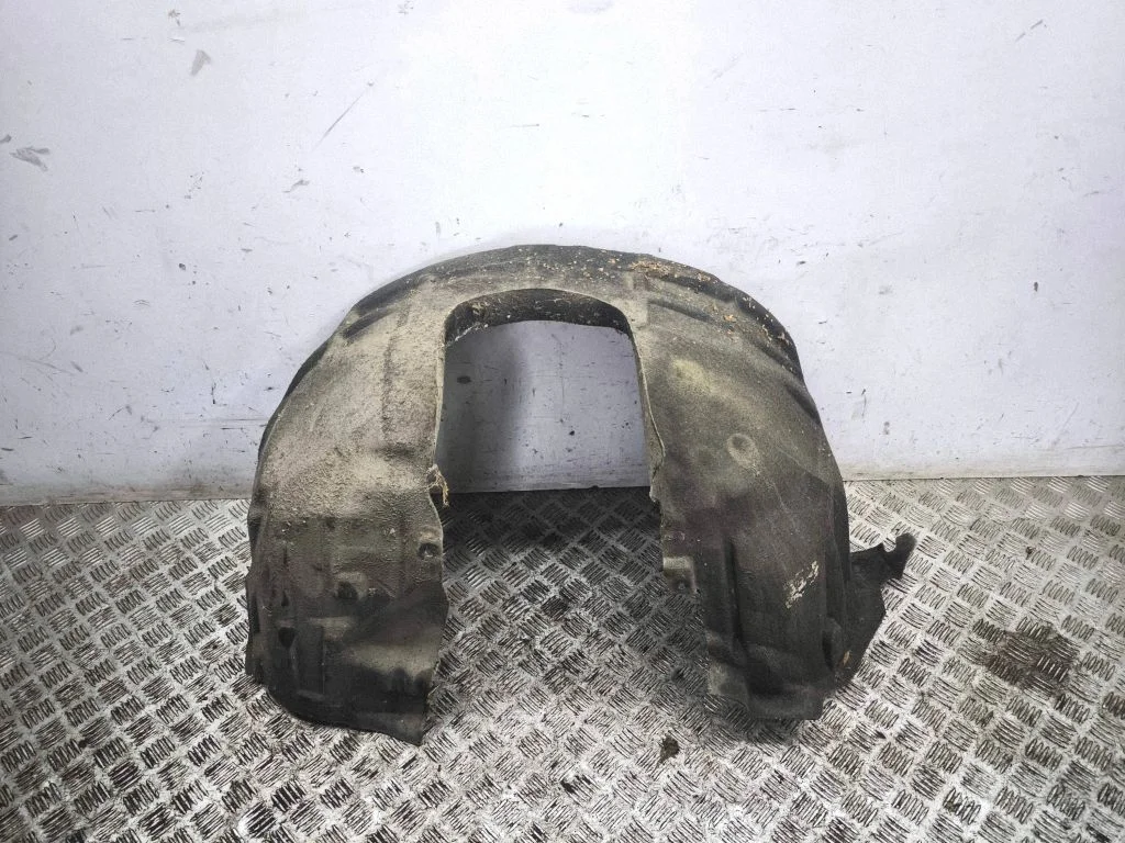 Front wheel arch liner splash guards – right
