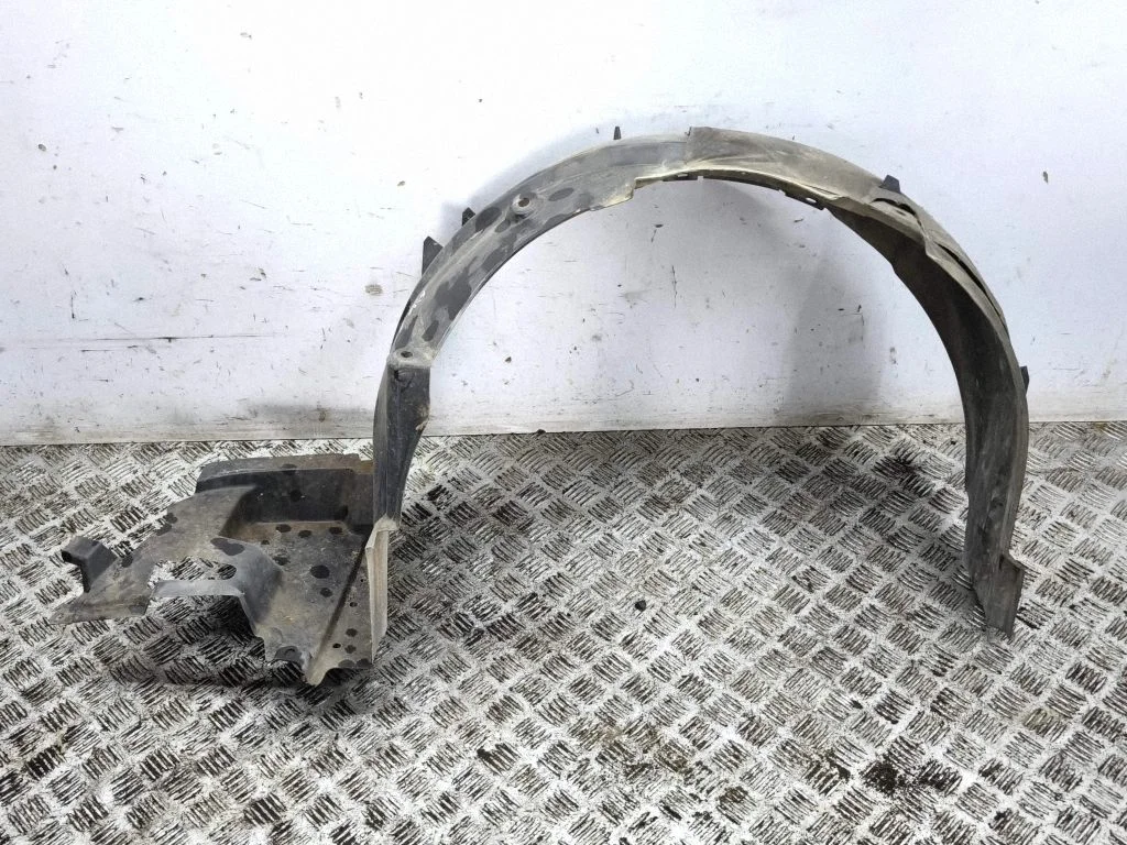 Front wheel arch liner splash guards – right