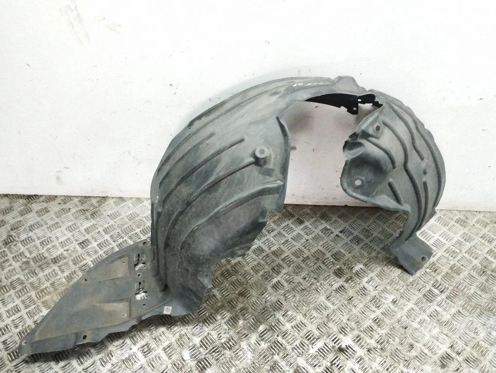 Front wheel arch liner splash guards – right