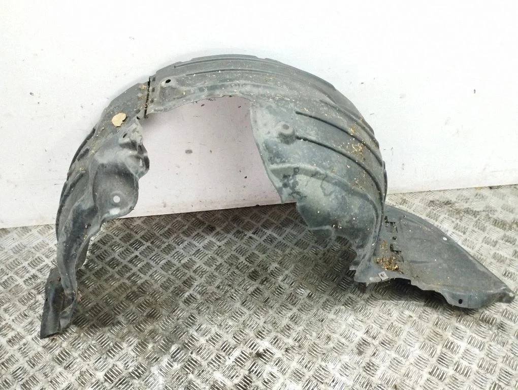 Front wheel arch liner splash guards – left