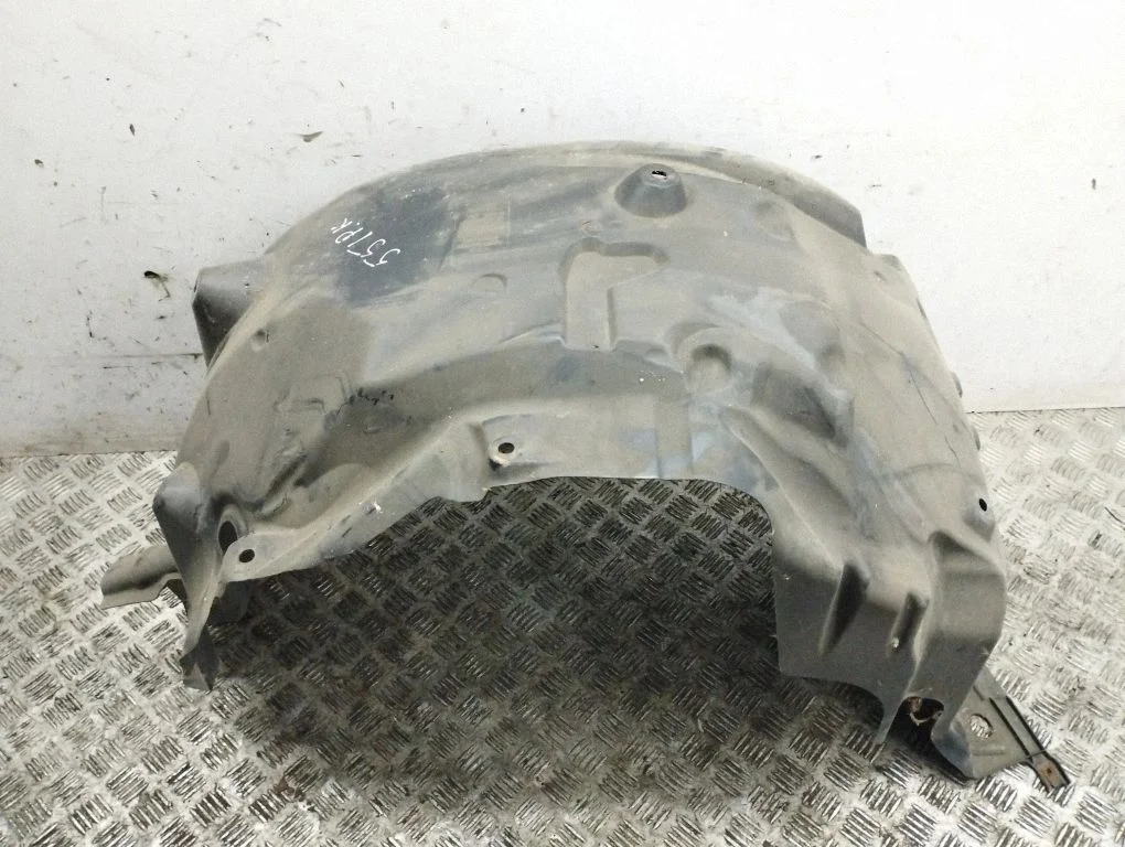 Front wheel arch liner splash guards – left