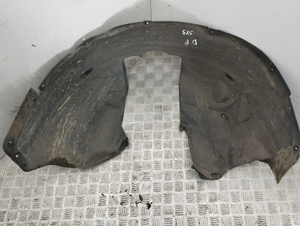 Front wheel arch liner splash guards – right