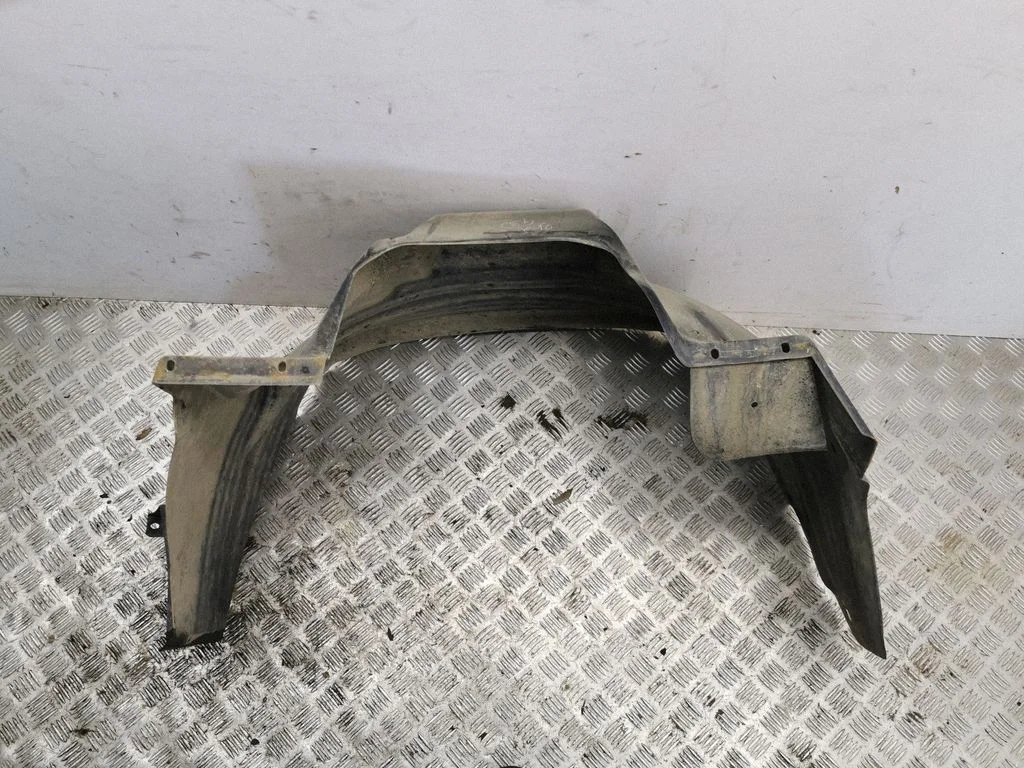 Front wheel arch liner splash guards – right