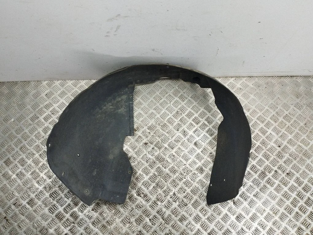 Front wheel arch liner splash guards 8E0821171