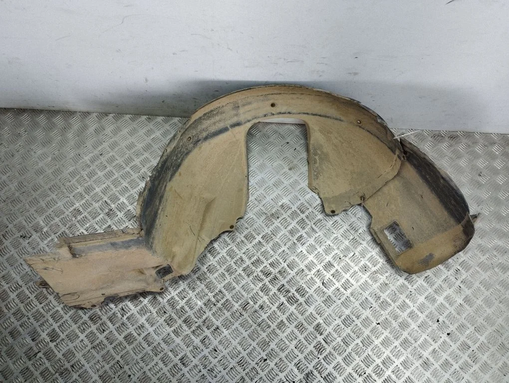 Front wheel arch liner splash guards – right