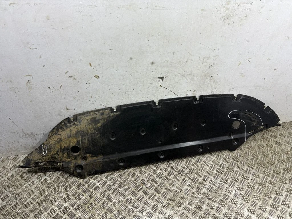 Front bumper skid plate/under tray LJ8B8B384AH