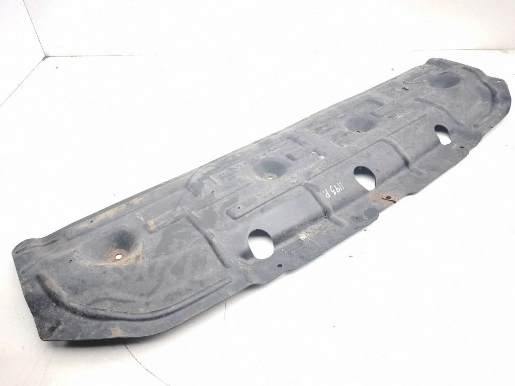 Front bumper skid plate/under tray 291102T000
