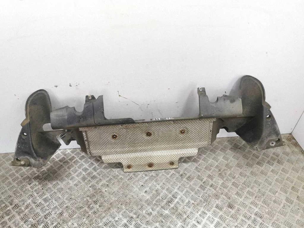 Front bumper skid plate/under tray FK72589N836AD