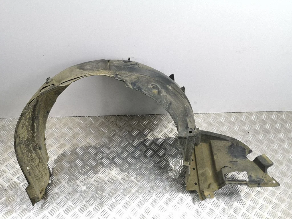 Front wheel arch liner splash guards – left