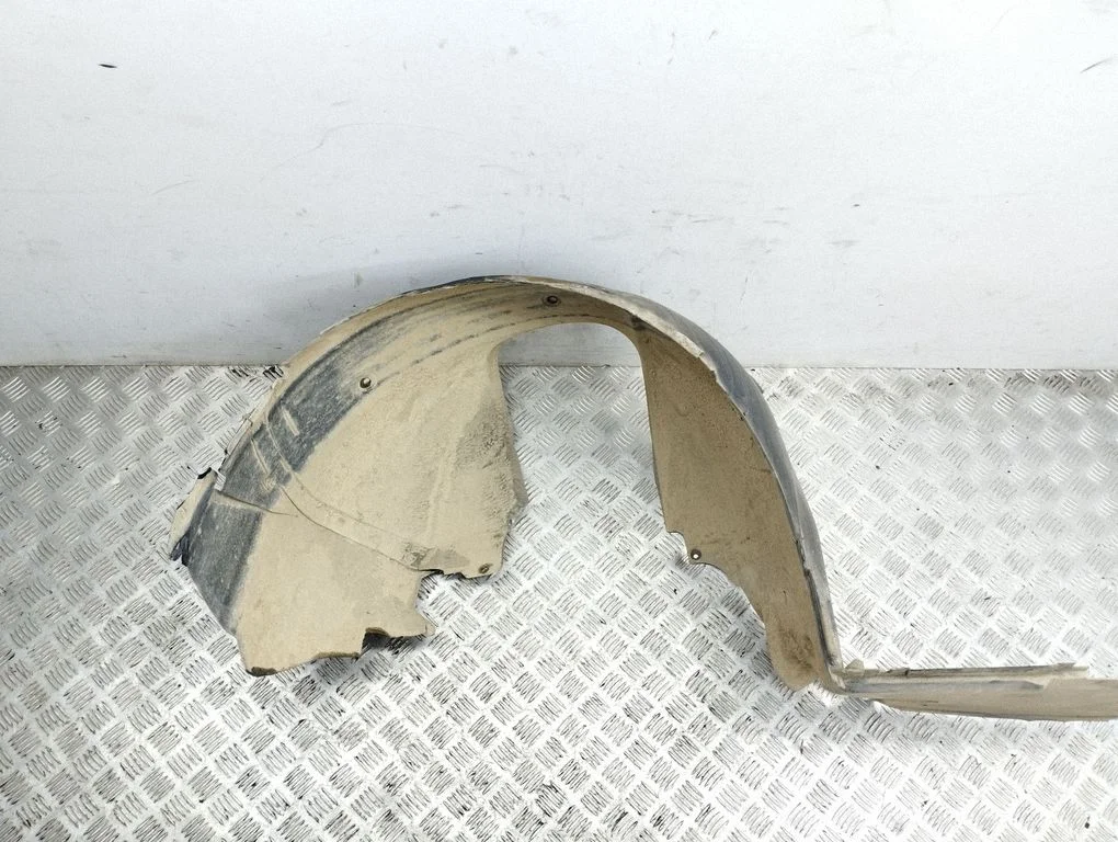 Front wheel arch liner splash guards 51718193811