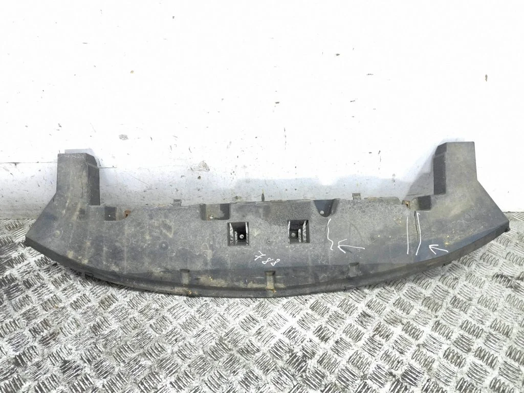 Front bumper skid plate/under tray