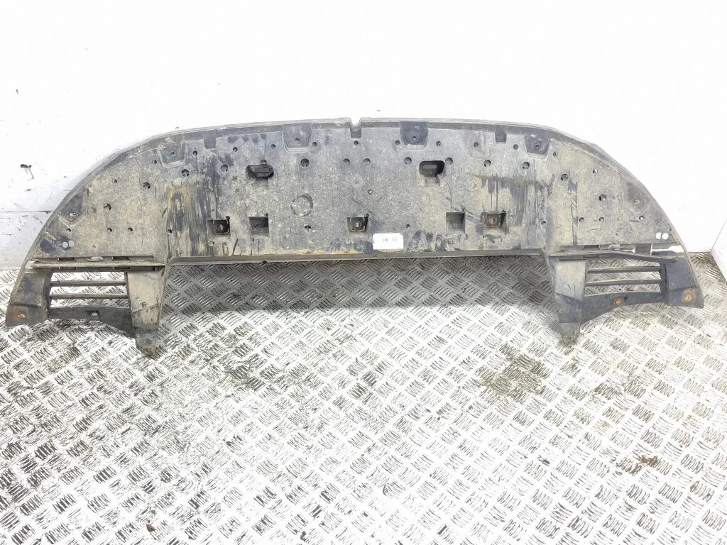 Front bumper skid plate/under tray
