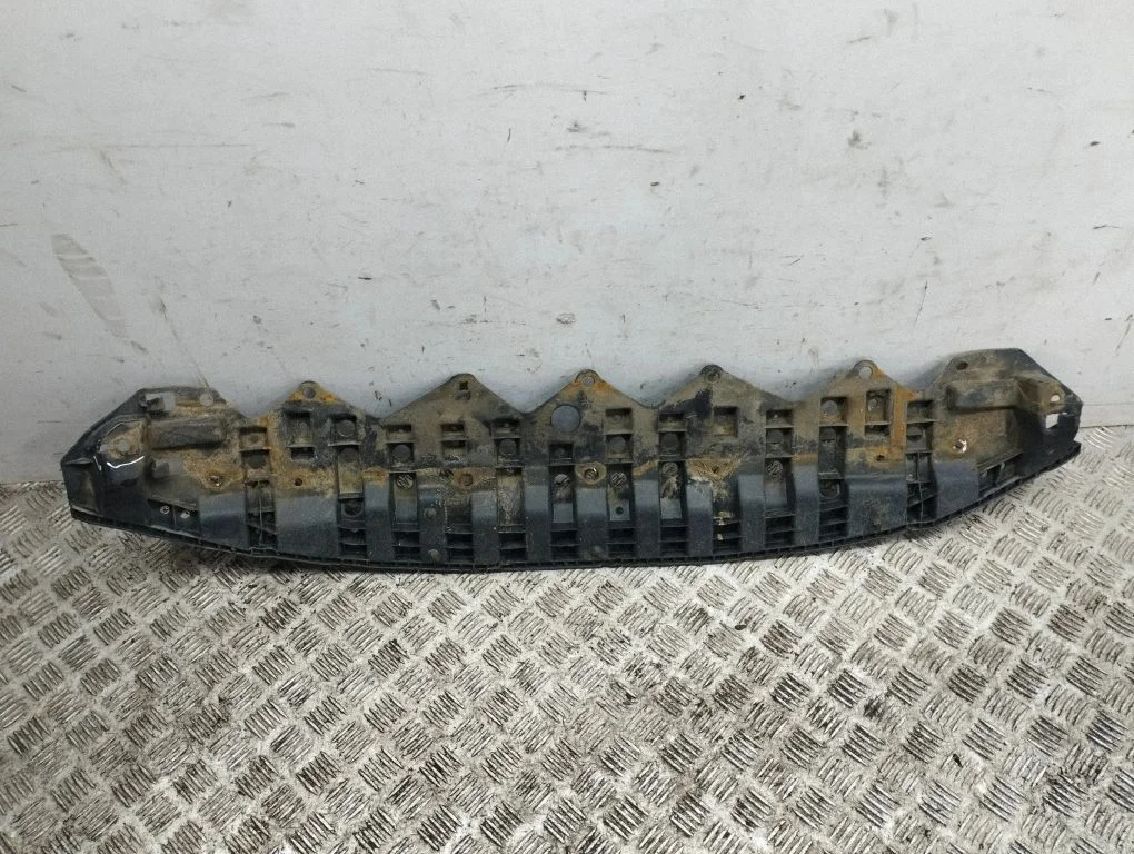 Front bumper skid plate/under tray