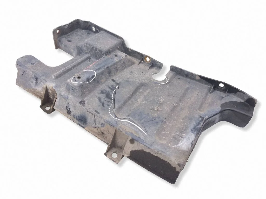 Engine splash shield/under tray MB640781