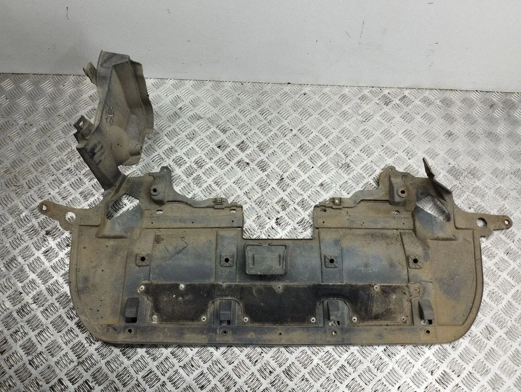 Front bumper skid plate/under tray