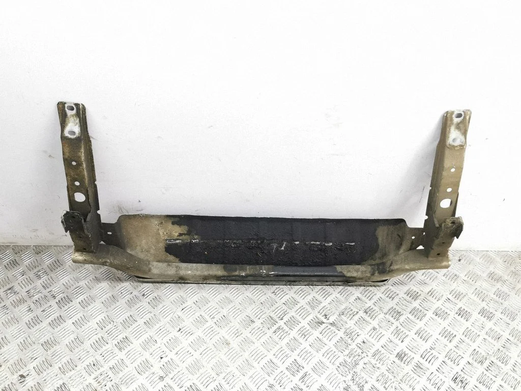 Front bumper skid plate/under tray