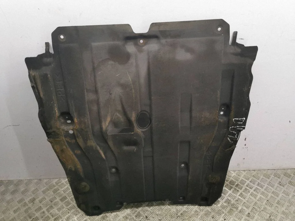 Engine splash shield/under tray 758909807R