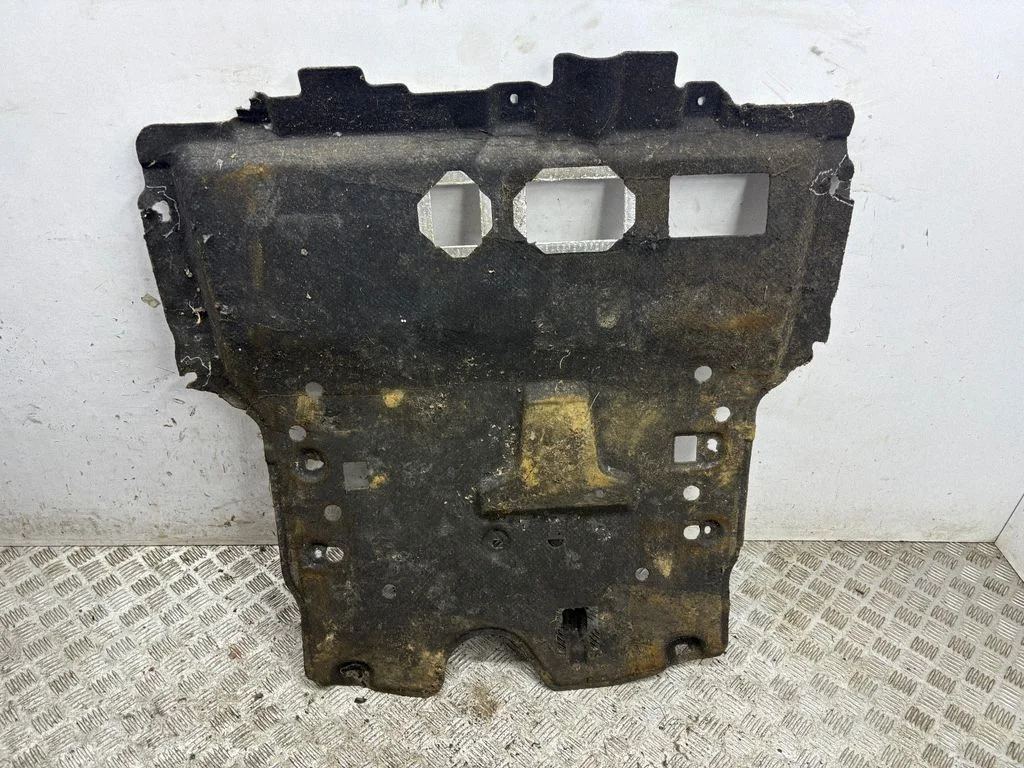 Engine splash shield/under tray 9824226480