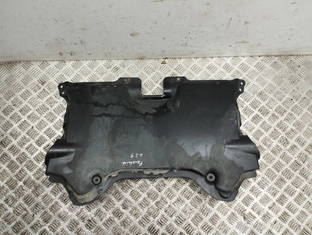 Engine splash shield/under tray A2045200823