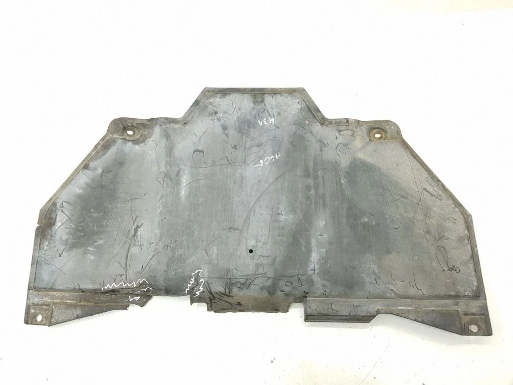 Engine splash shield/under tray 8E0863824