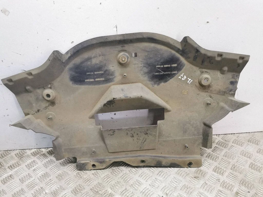 Engine splash shield/under tray 508435XA0A