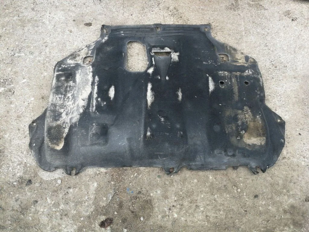 Engine splash shield/under tray
