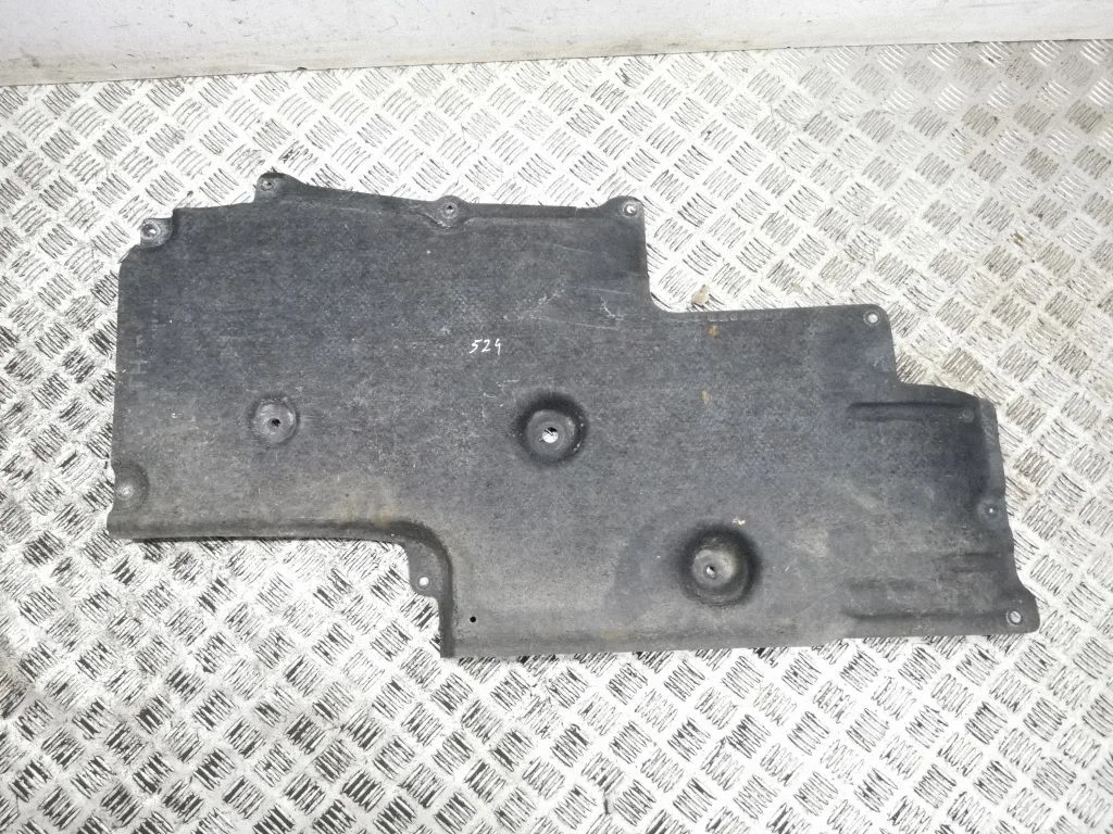 Center/middle under tray cover