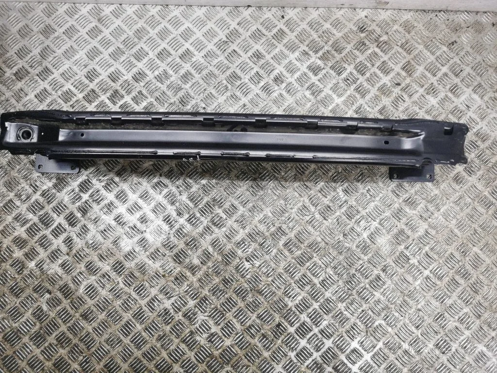 Rear bumper cross member 5618401