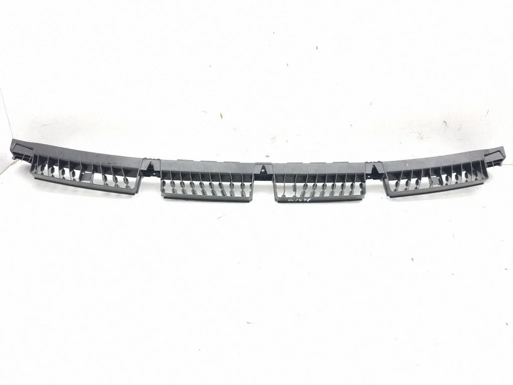 Rear bumper mounting bracket 5L6807863