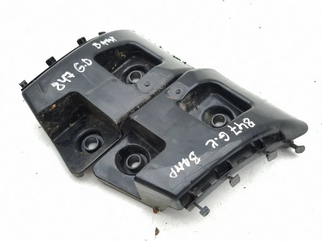 Rear bumper mounting bracket A2468850266