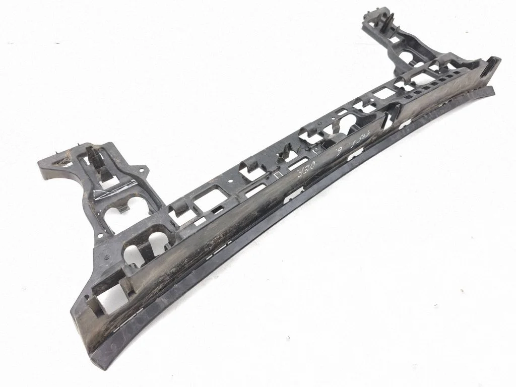 Rear bumper mounting bracket 8739135