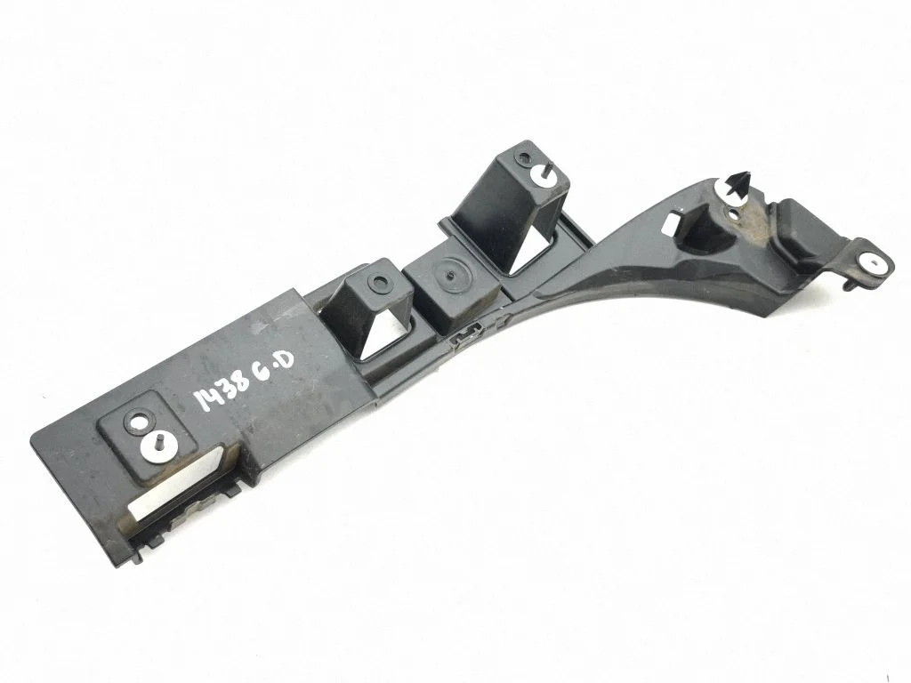 Rear bumper mounting bracket R2KB17D980C