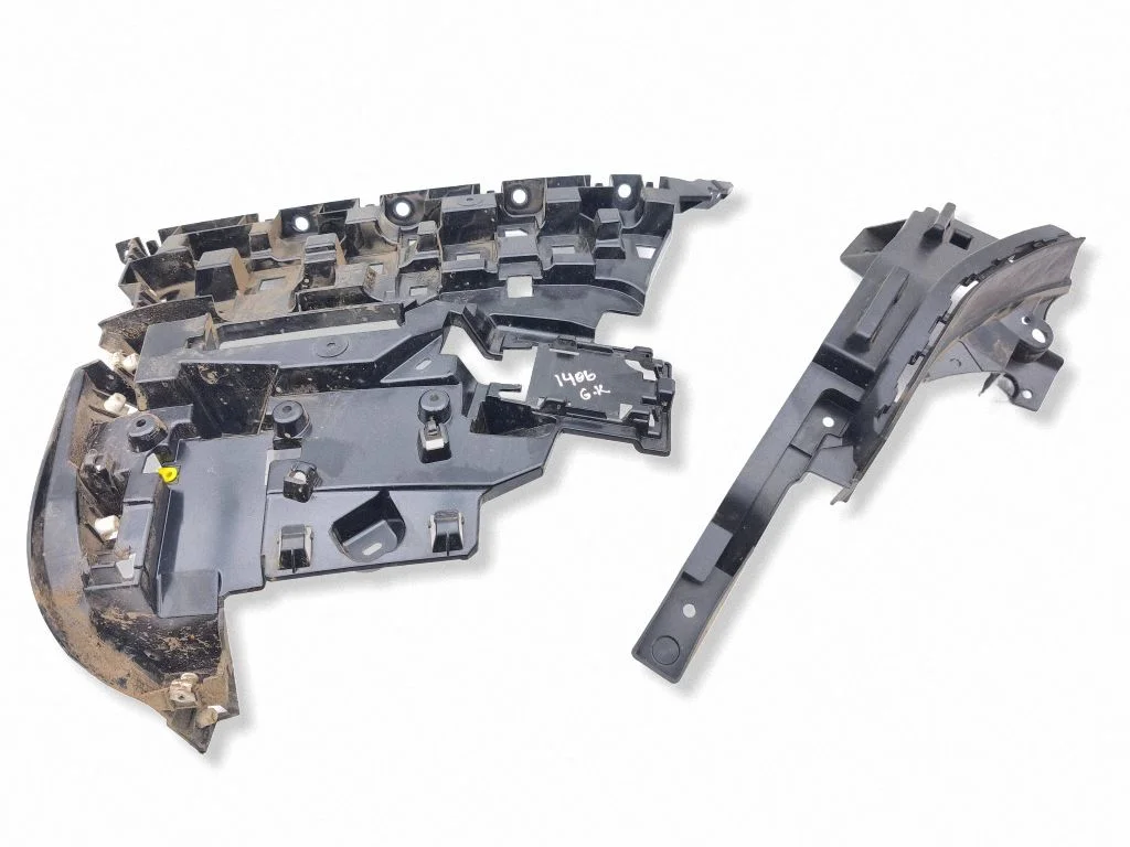 Rear bumper mounting bracket N9X217A882A