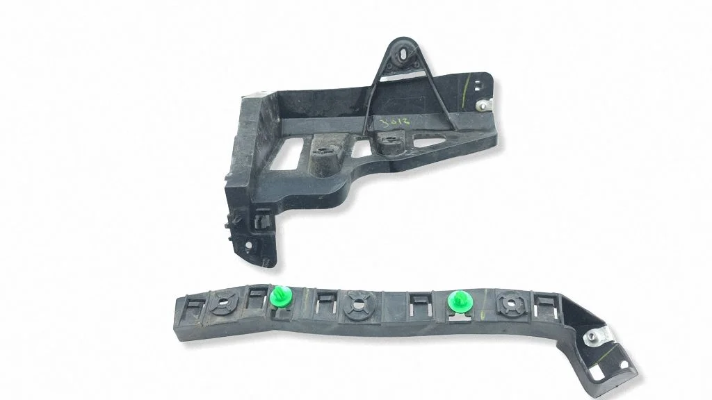 Rear bumper mounting bracket 68138414AB