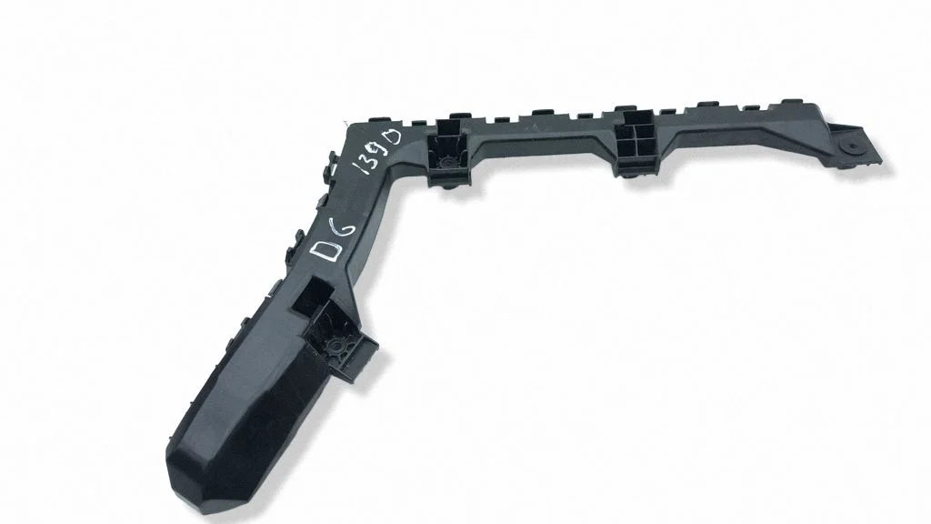 Rear bumper mounting bracket 716303Y0H0