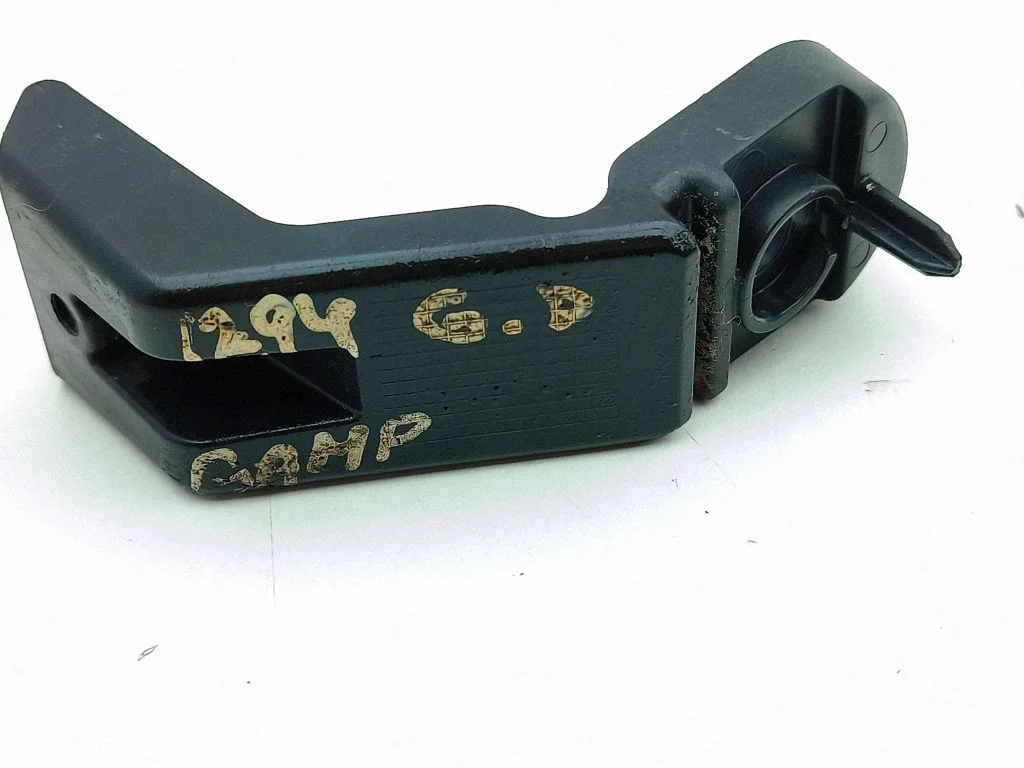 Rear bumper mounting bracket 7126097