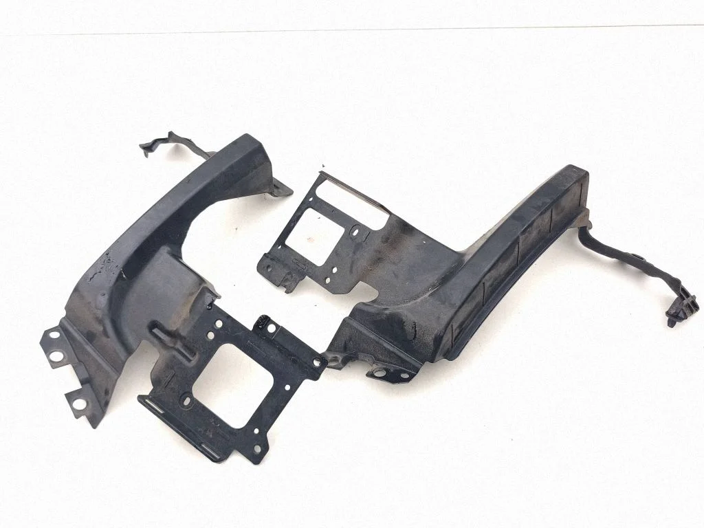Rear bumper mounting bracket BJ3217E800A