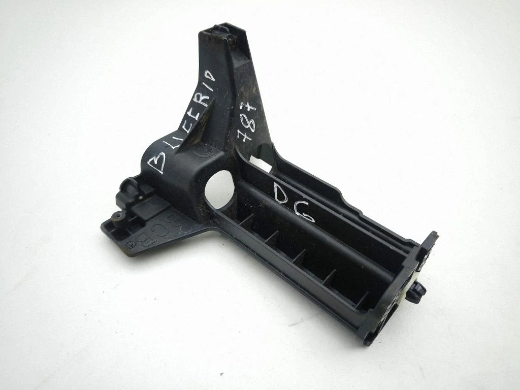 Rear bumper mounting bracket 850449655R