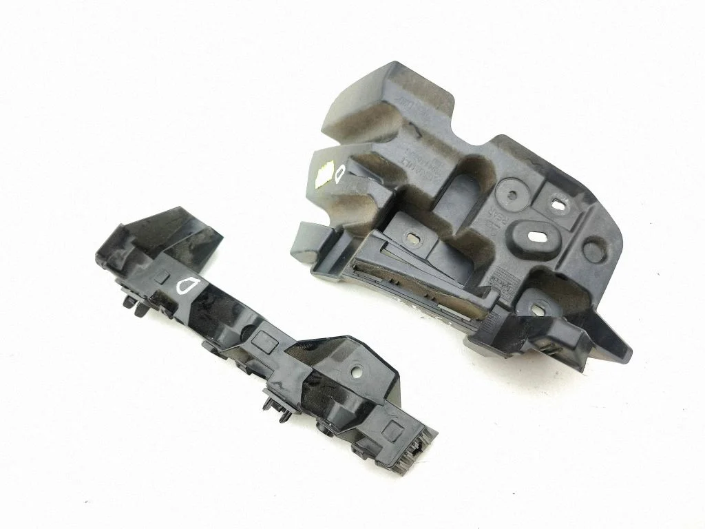 Rear bumper mounting bracket 850445586R