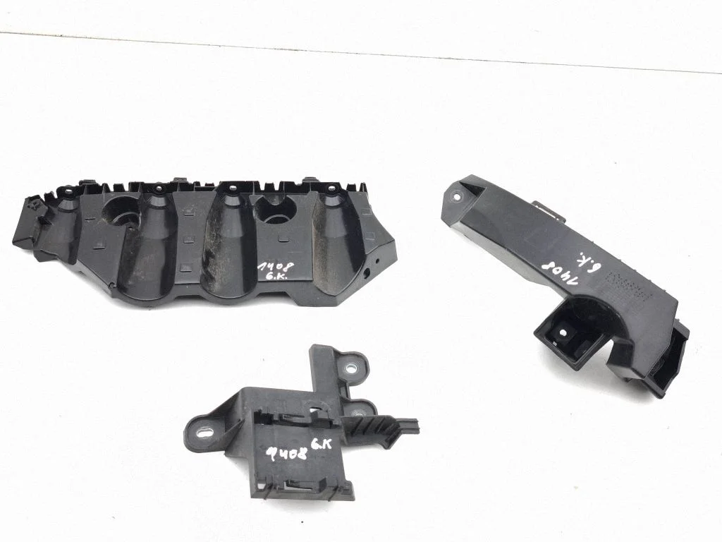 Aizmugurējā bufera turētājs 850415511R