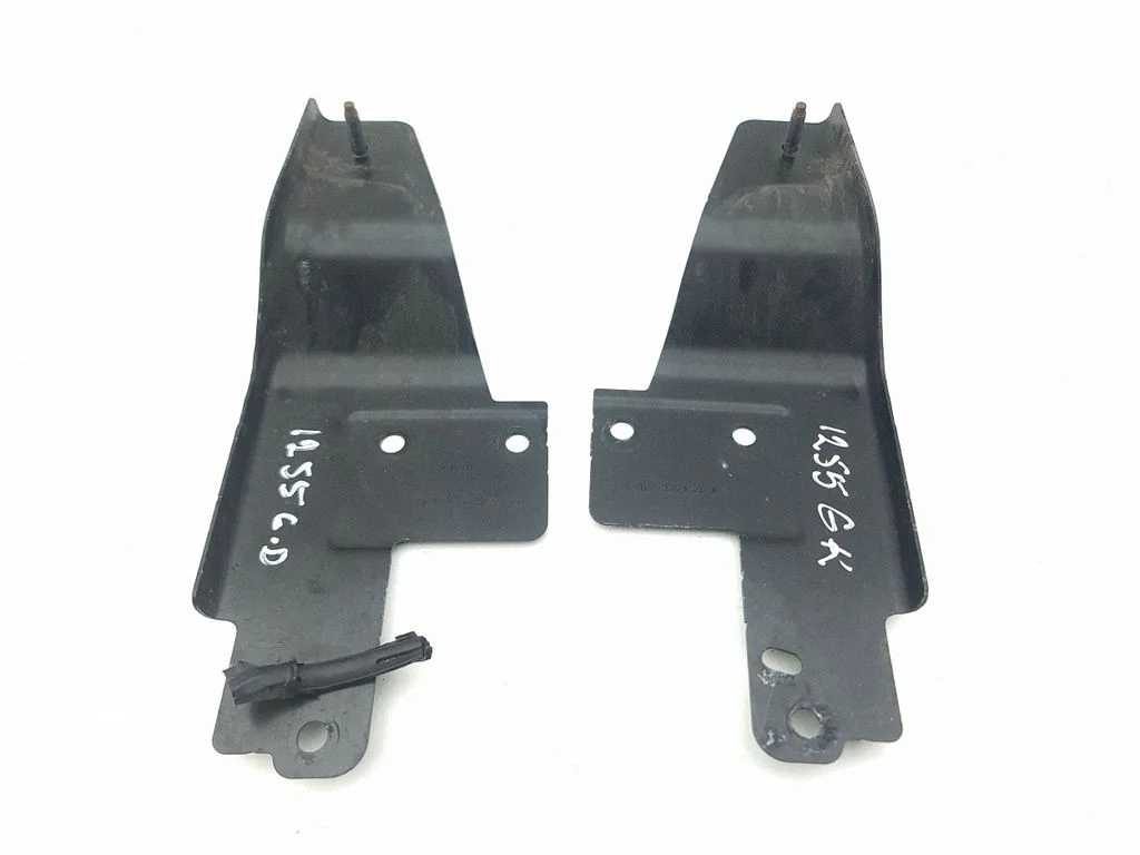 Rear bumper mounting bracket K8D2102A99AB
