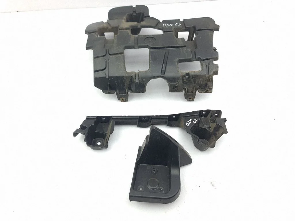 Rear bumper mounting bracket 852244560R