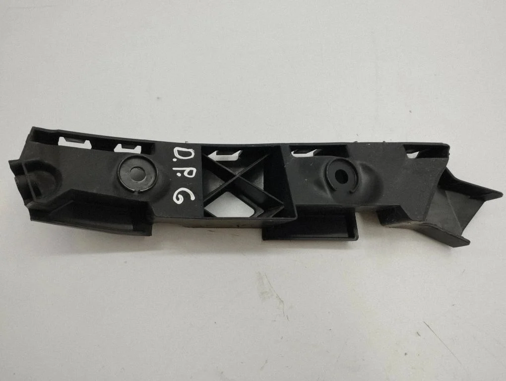 Rear bumper mounting bracket – Seat Ateca (2016-)