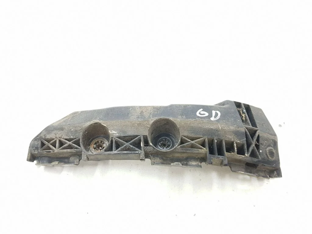 Rear bumper mounting bracket – right