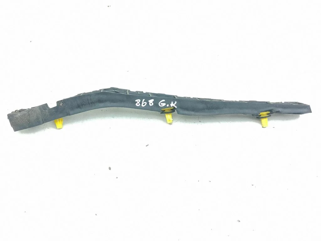 Rear bumper mounting bracket 86615F1000